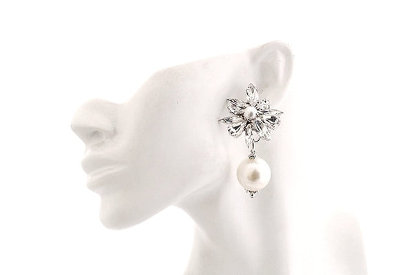 CRYSTAL ASTERI DAISY PEARL DROP